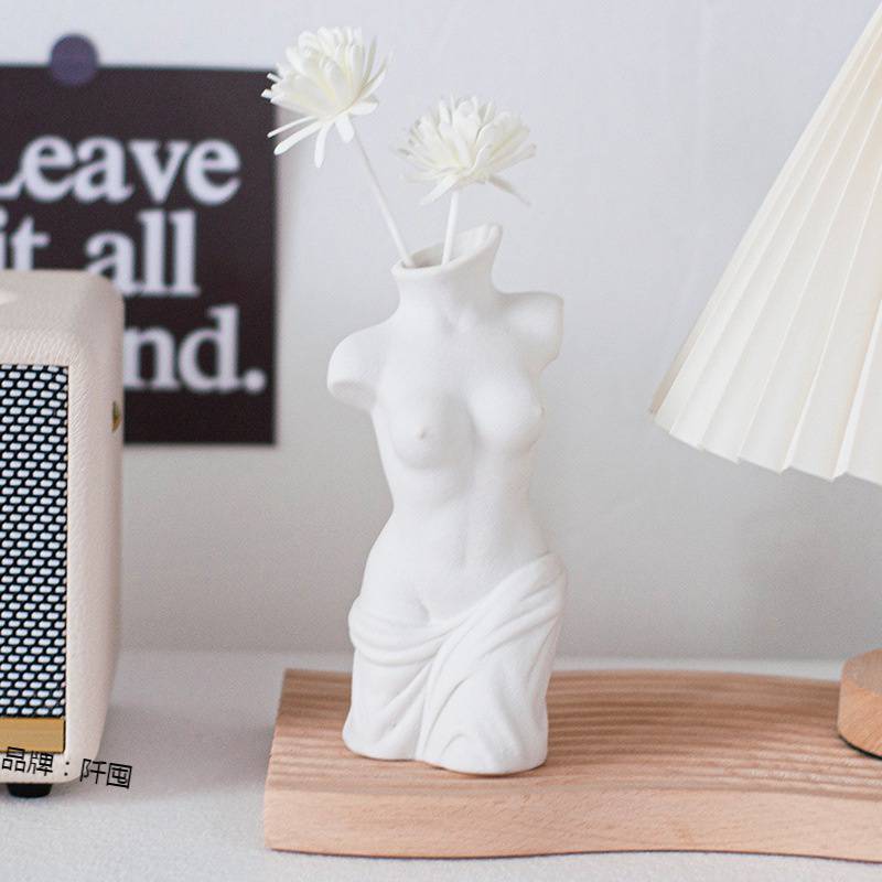 Ceramic Plain  Body Vase Art