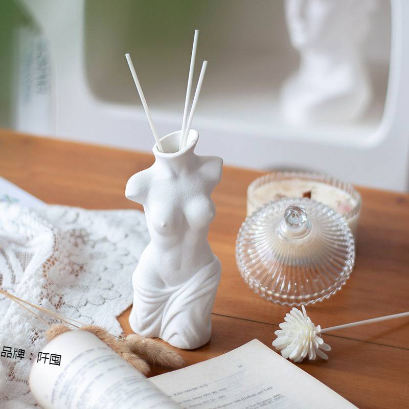 Ceramic Plain  Body Vase Art
